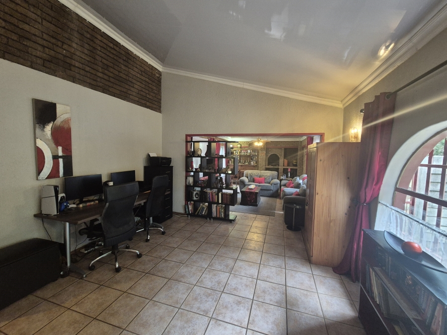 3 Bedroom Property for Sale in Flimieda North West